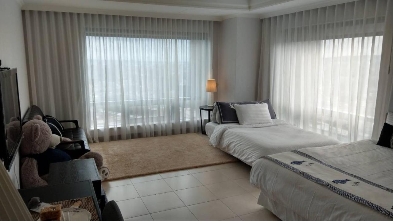 Corner Inn Taichung Esterno foto