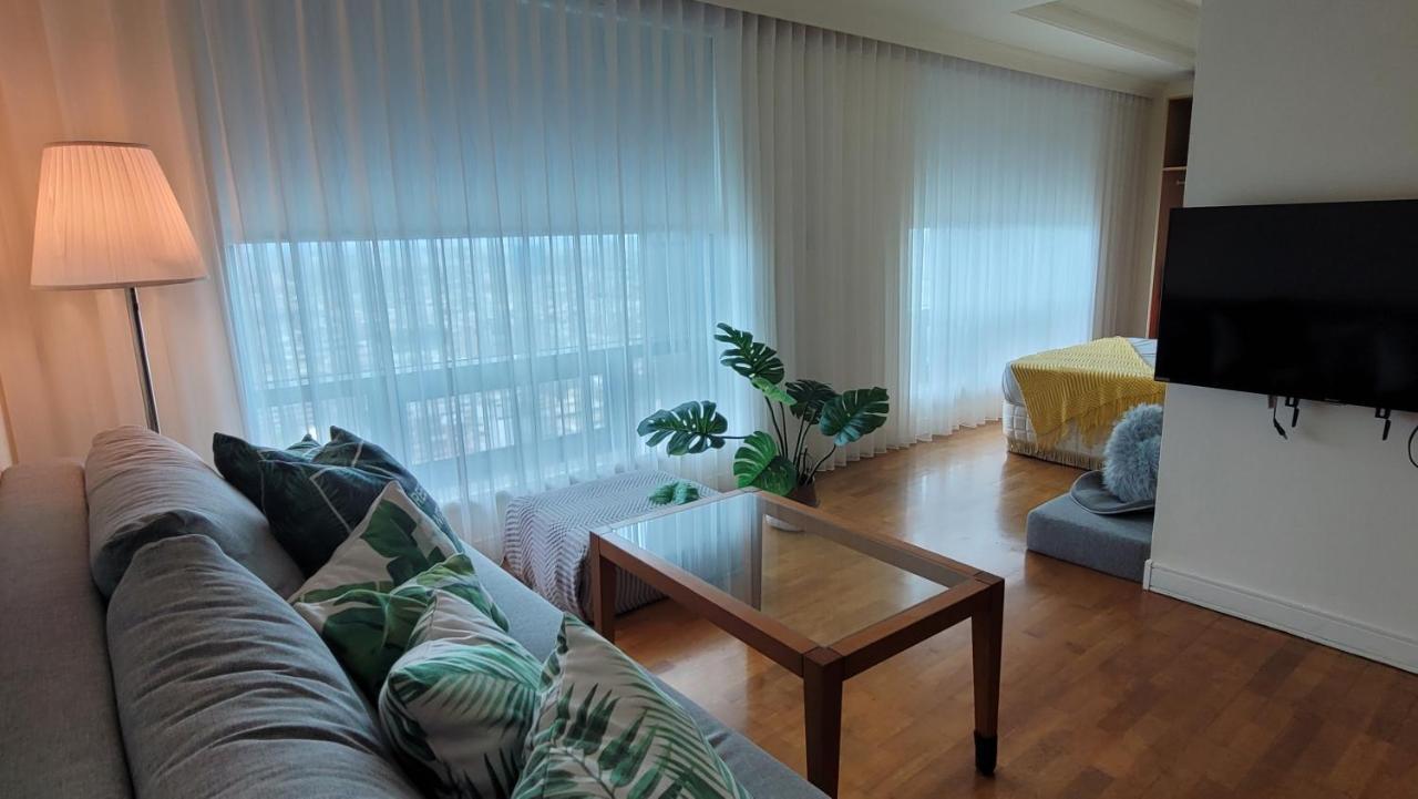 Corner Inn Taichung Esterno foto
